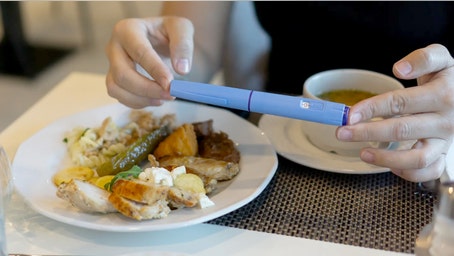 Ozempic choca con los hábitos alimenticios de Estados Unidos, ya que los restaurantes reducen las raciones.