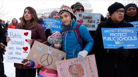 Teachers union slams 'Trump regime,' claims ICE murdered Minneapolis agitator in message to supporters