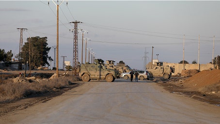 ISIS fighters escape from Syrian jail amid chaotic government handover 