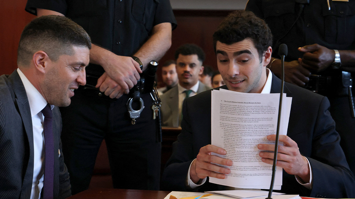 Luigi vuelve a los tribunales para la vista sobre la supresión de pruebas.