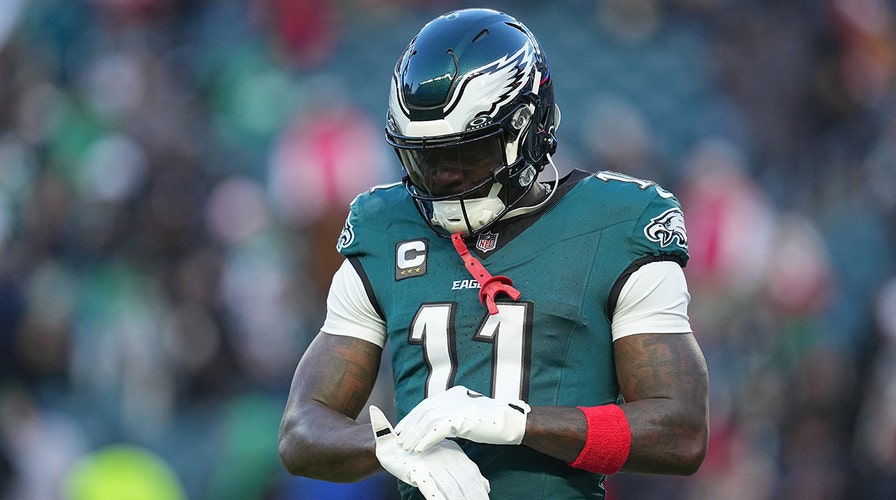 Dallas Goedert rushes for touchdown, cutting Eagles' deficit vs. 49ers | NFL Highlights