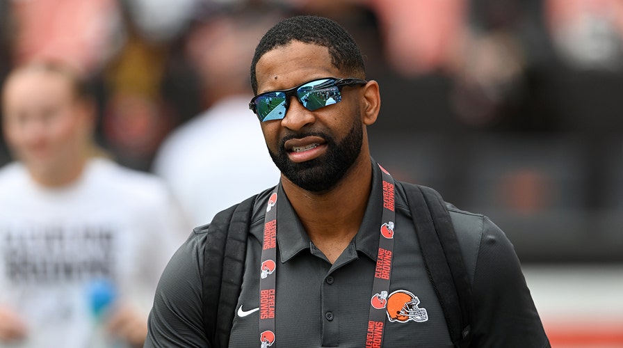 Browns legend Joe Thomas offers high praise to Myles Garrett