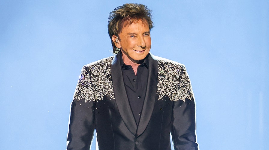 Barry Manilow 'lucky' with early lung cancer diagnosis