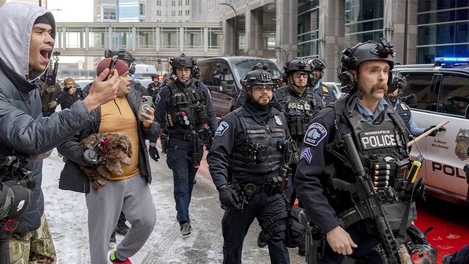'Mob mentality' endangers officers amid anti-ICE unrest and chaos in Minneapolis, retired cops warn