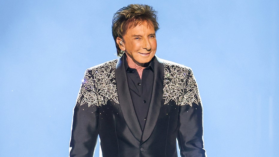 Barry Manilow gives fans positive health update following his recent cancer diagnosis