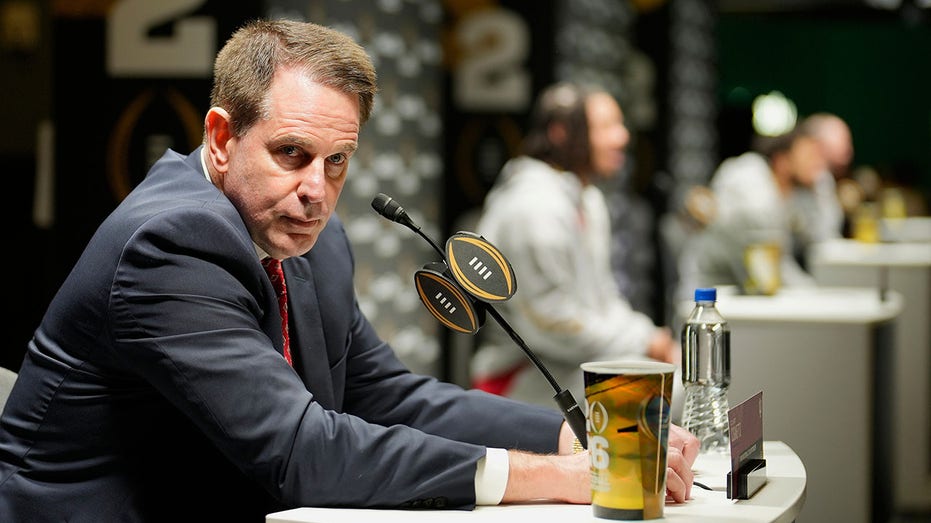 Coaches push for 24-Team CFP, as college football heads towards participation trophy territory