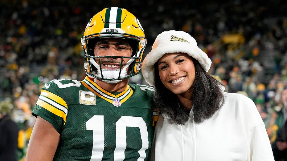 Packers star quarterback, wife announce they are expecting their first child: 'New year, new addition'