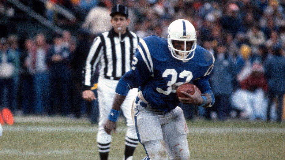 Former Colts RB Randy McMillan, known for historic debut, dies at 67
