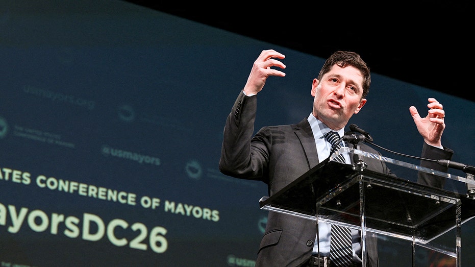 Minneapolis mayor slams ICE as ‘bullies,’ warns other leaders 'it will be your city that is next'