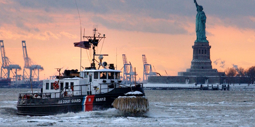 Noem rips Dems for using families as ‘political weapons’ as DHS funding fight threatens life beyond ICE