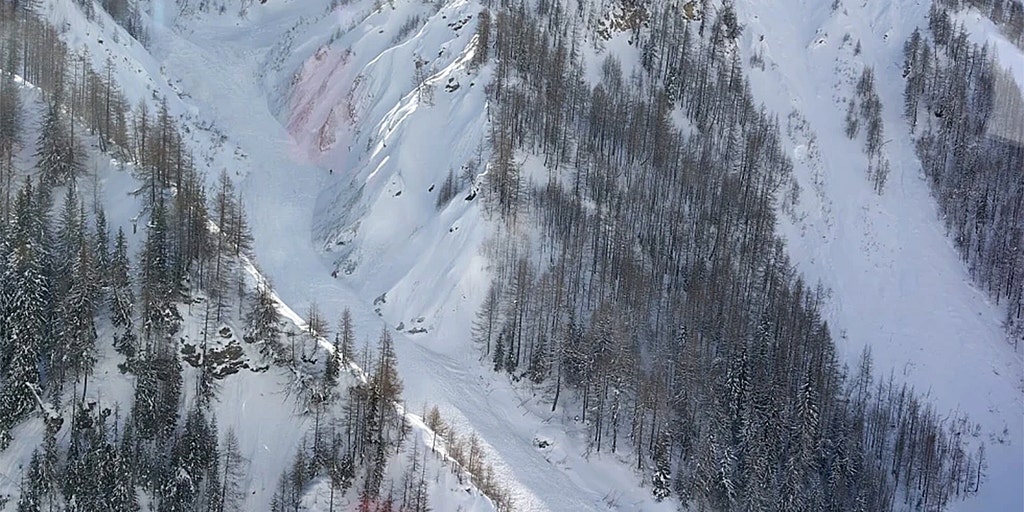 Avalanche kills two skiers in Italian Alps | Fox News