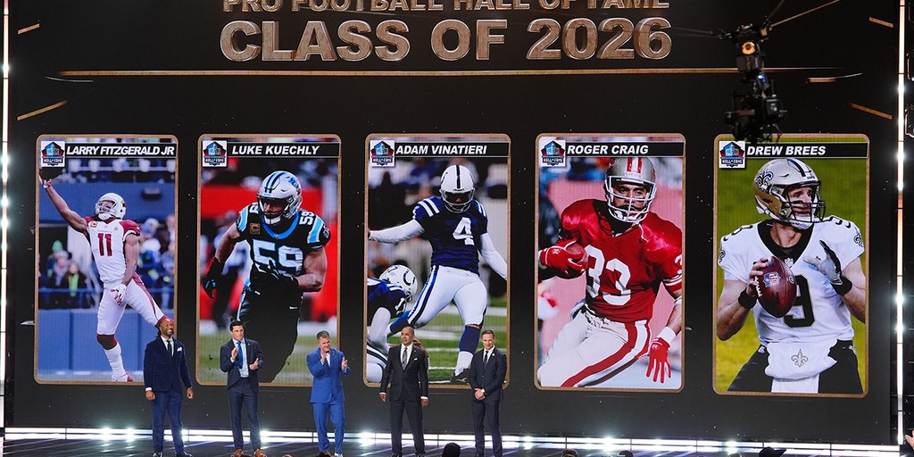Danh sách các thành viên gây tranh cãi được vinh danh vào Đại sảnh Danh vọng Bóng bầu dục chuyên nghiệp năm 2026 đã được công bố.