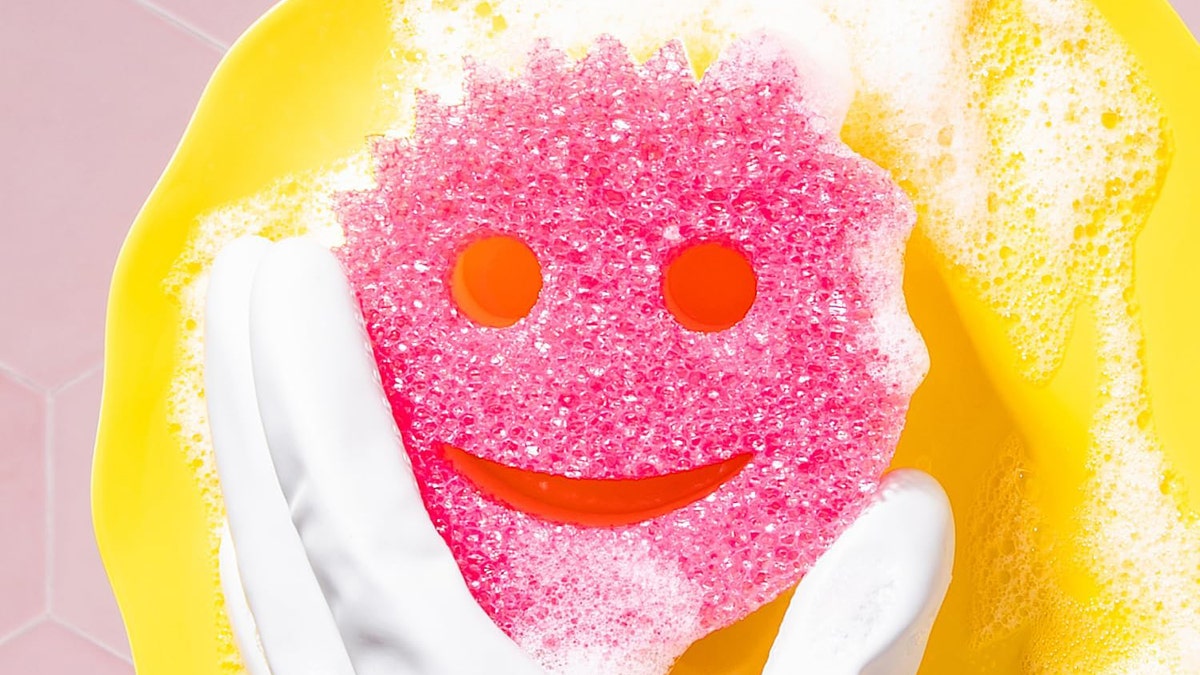 Scrub away tough messes and grease. 