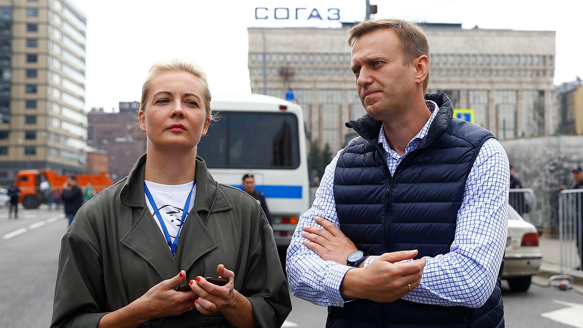 Alexei Navalny with his wife in 2018