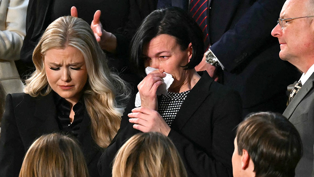 Pam Bondi torches Democrats for refusing to stand for grieving mother of murdered refugee at SOTU at george magazine