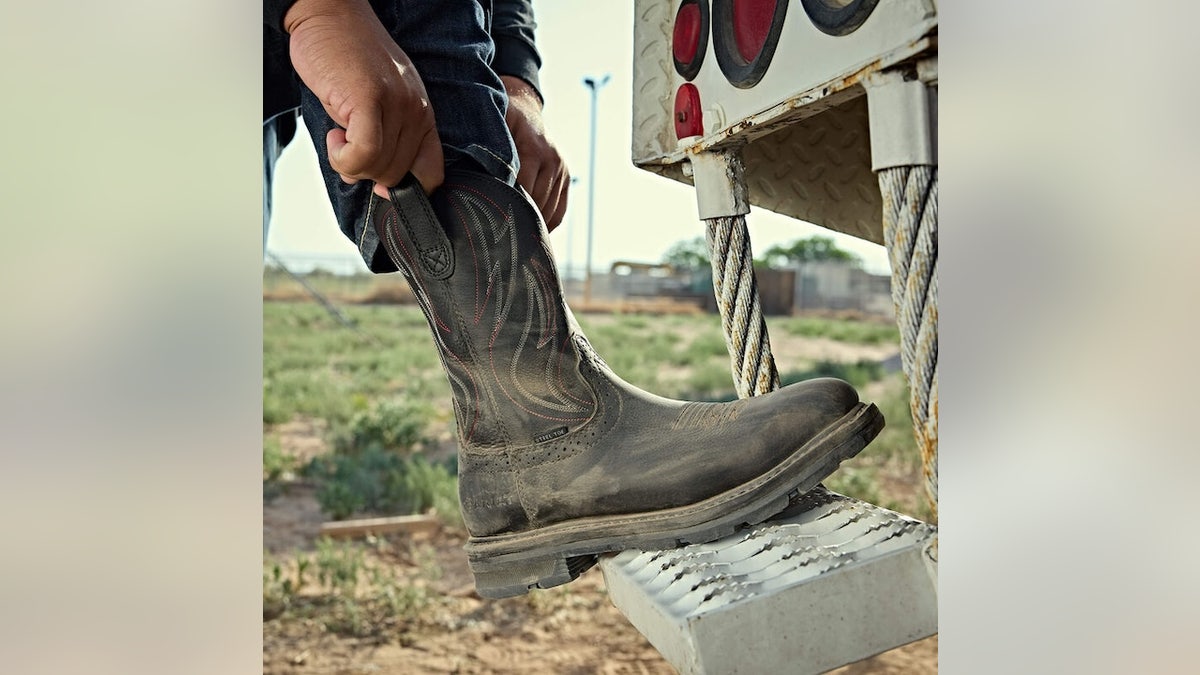 These work boots have a cowboy boot style.