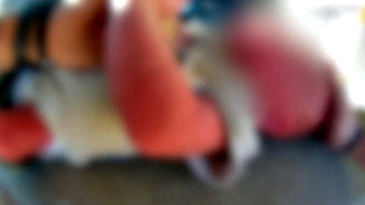 zastępca wykonujący czynności ratujące życie niemowlęciu