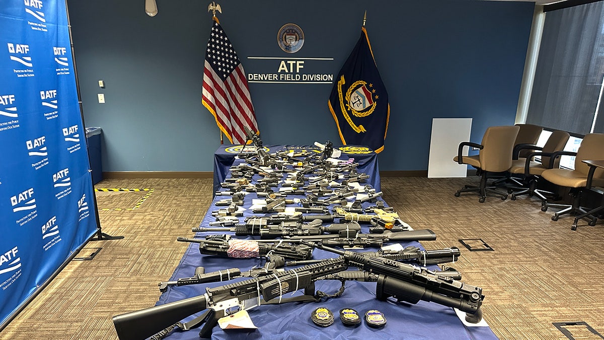 Armas de fogo apreendidas na ATF Denver