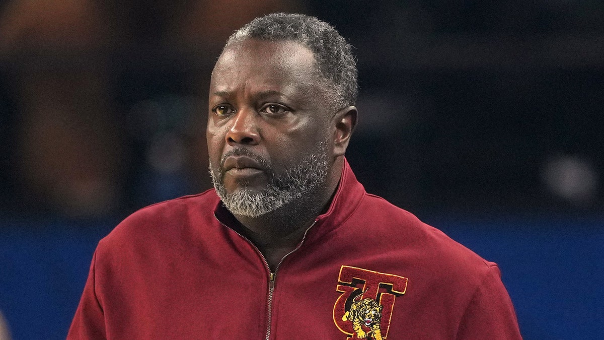 Benji Taylor spogląda na boisko