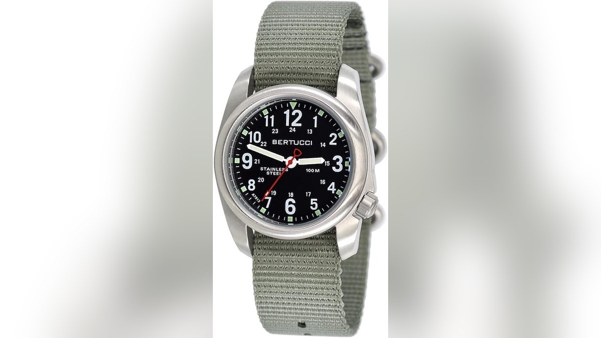 A durable pick without all the extras.