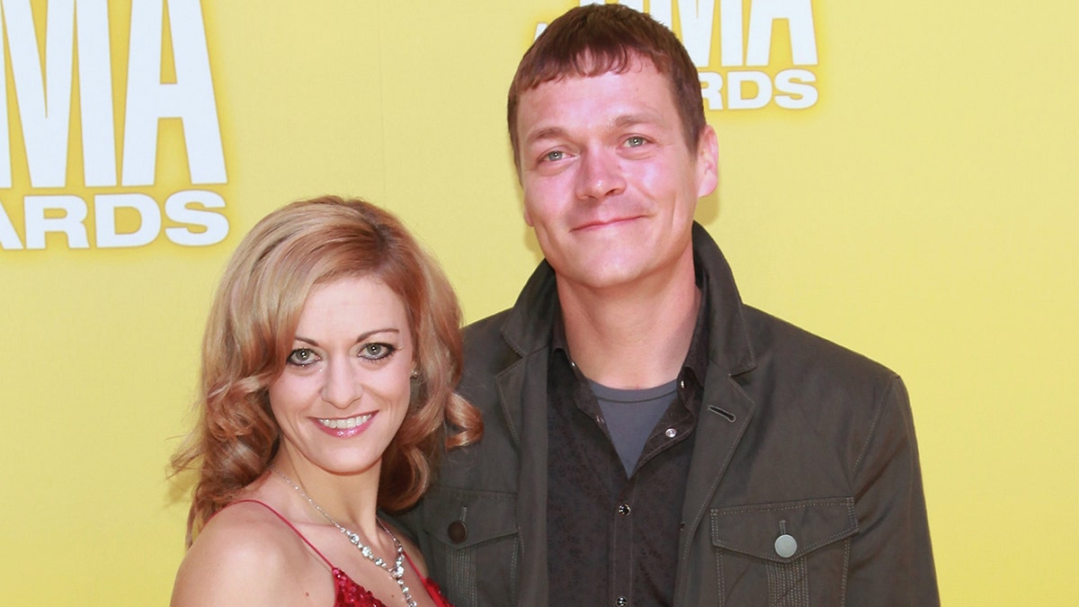 Brad Arnold and his wife Jennifer at the CMA Awards in November 2012.