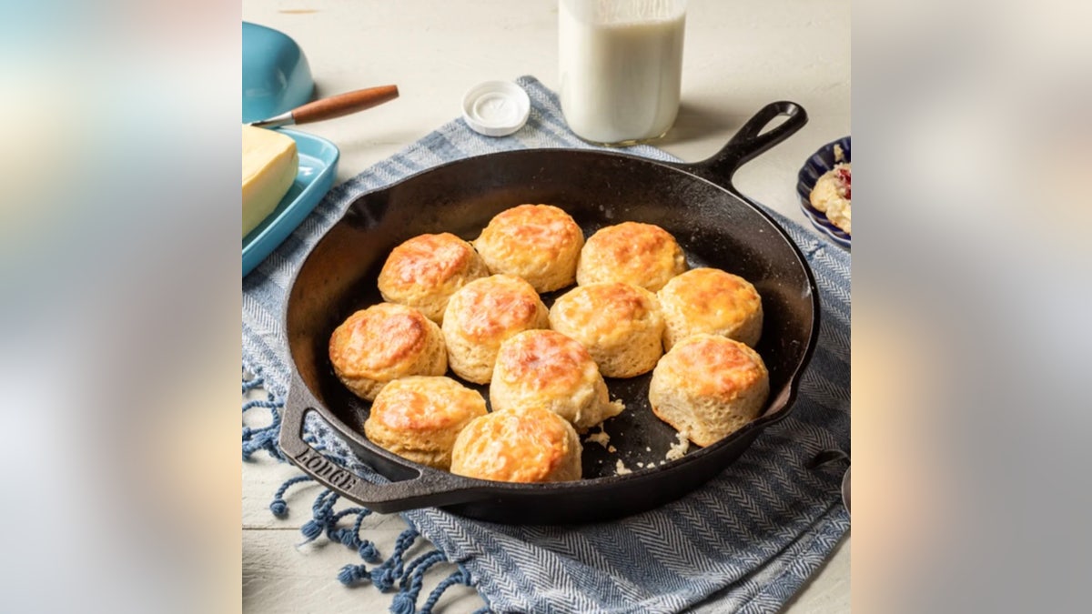 The perfect pan when cooking outdoors.