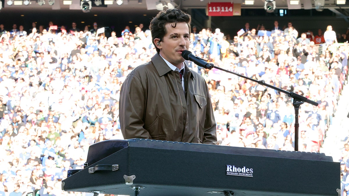 Charlie Puth sings national anthem