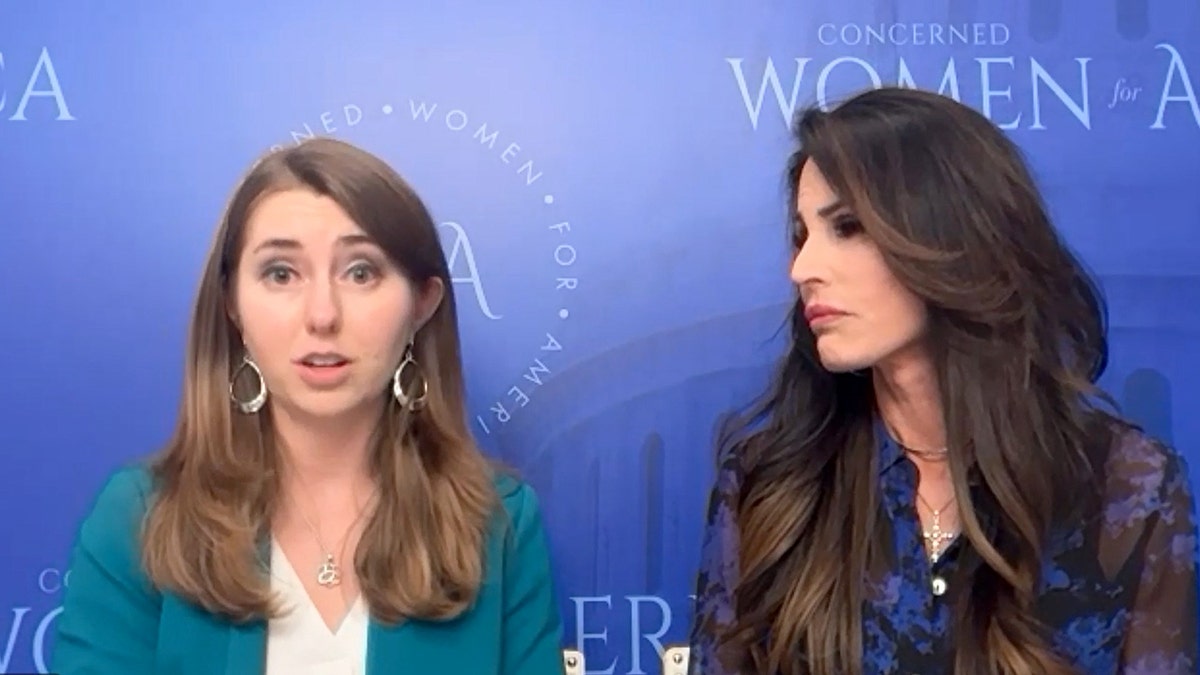 Mulheres preocupadas com os líderes da América