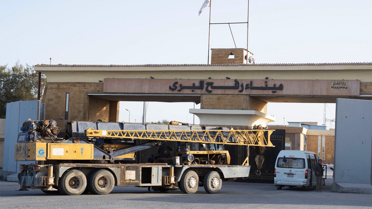 crane successful beforehand of rafah crossing