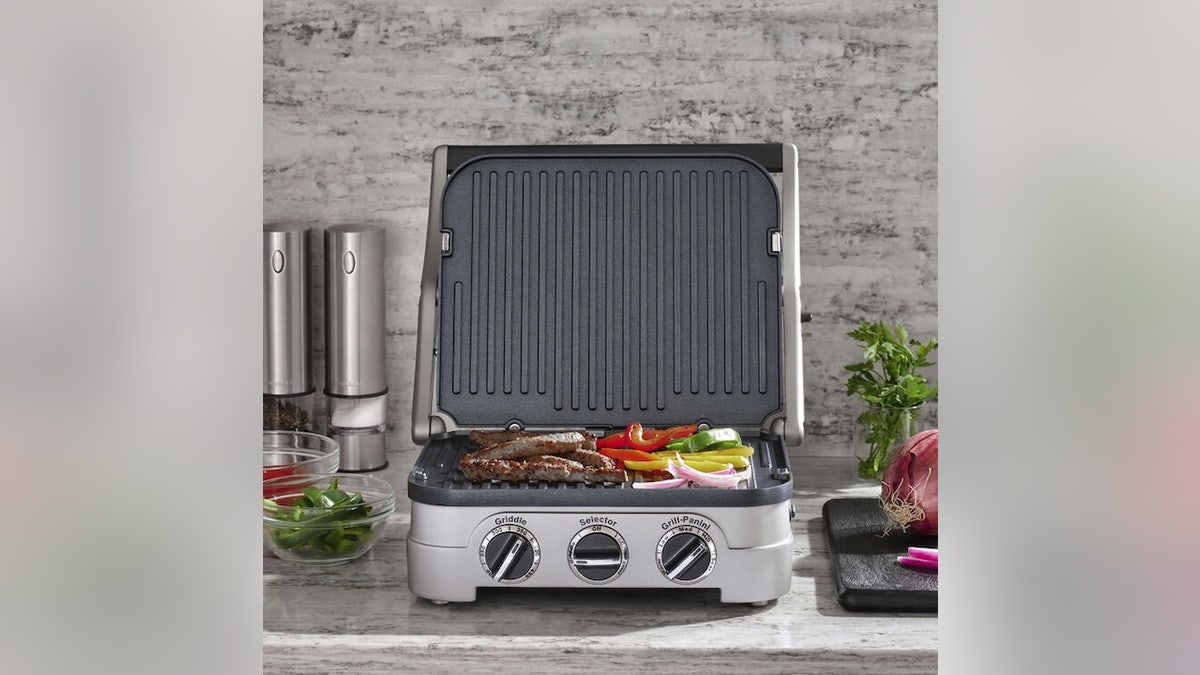 Cook pancakes, burgers and more on this indoor griddle.