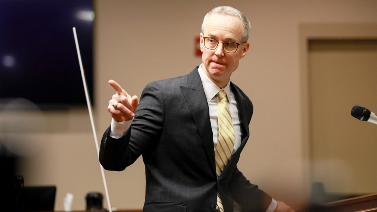 prokurator okręgowy Brad Smith