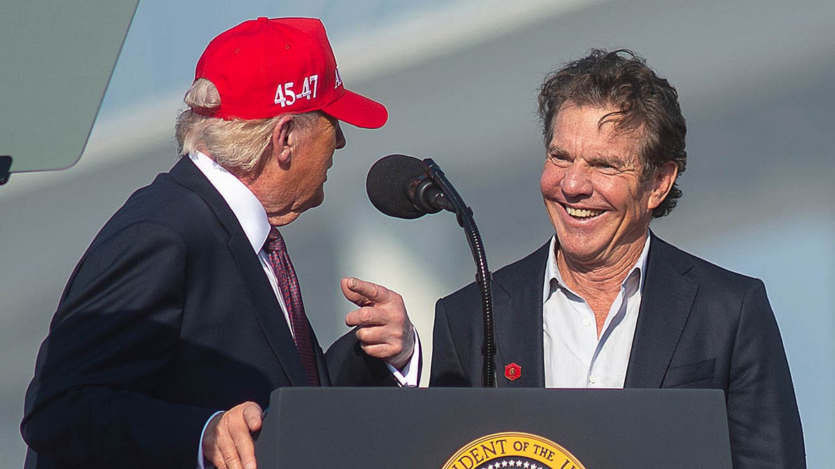 Dennis Quaid flies Air Force One with Trump, takes stage at Texas rally event in Corpus Christi