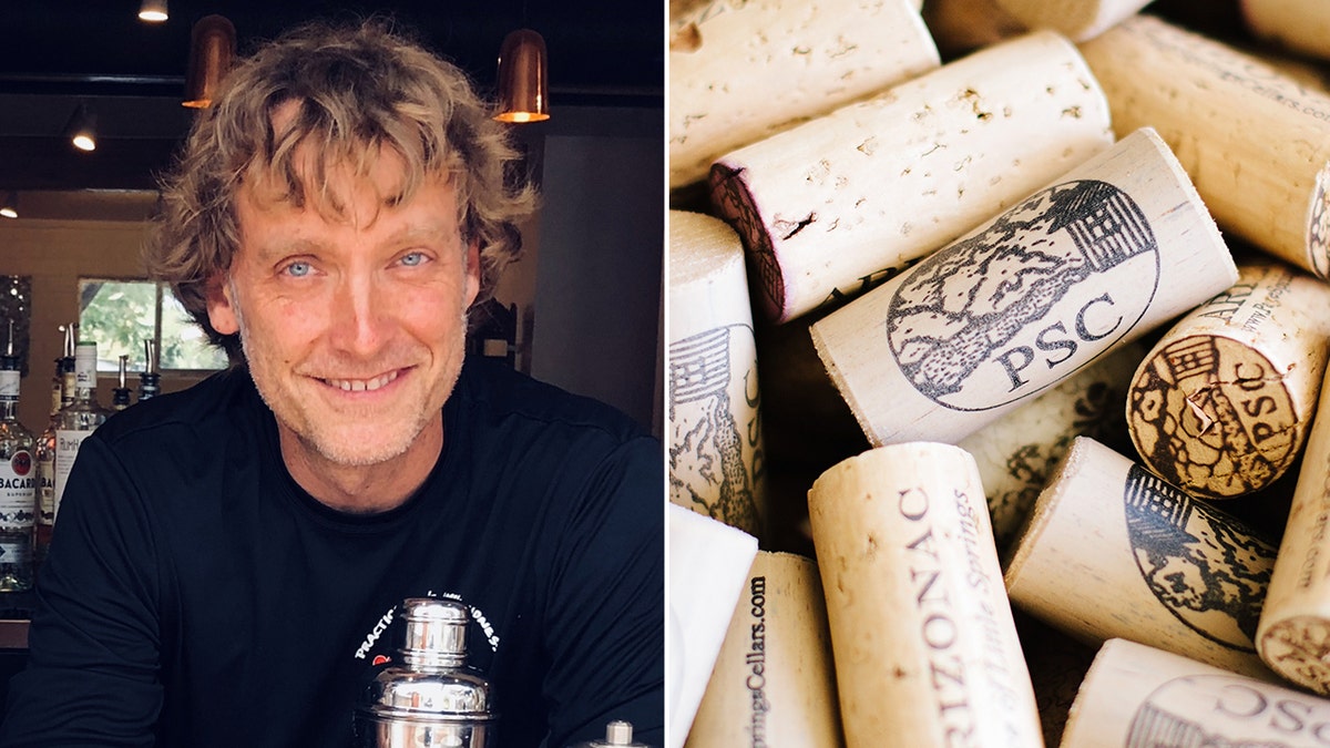 Eric Glomski, a sinistra, e tappi per vino di Page Springs Cellars, a destra.