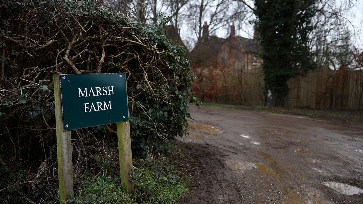 Uma placa para Marsh Farm em Sandringham.
