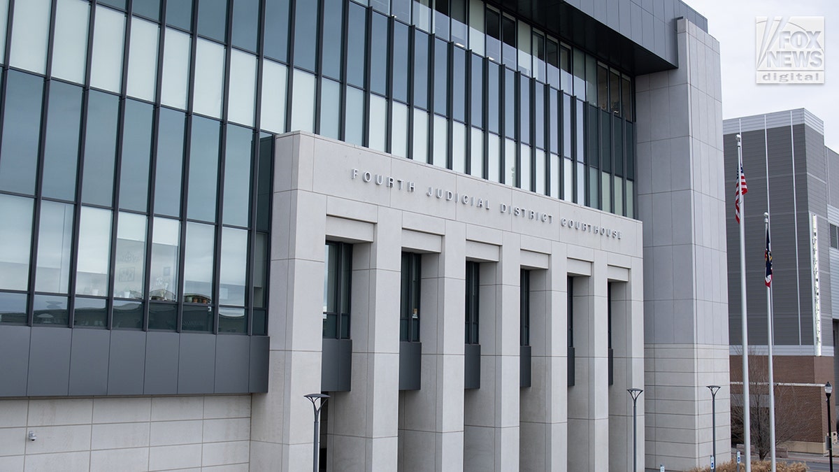 Vista exterior del edificio del Tribunal del Cuarto Distrito en Provo, Utah.