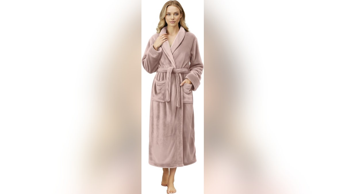 This fleece robe skips the hood and opts for a classic shawl collar.