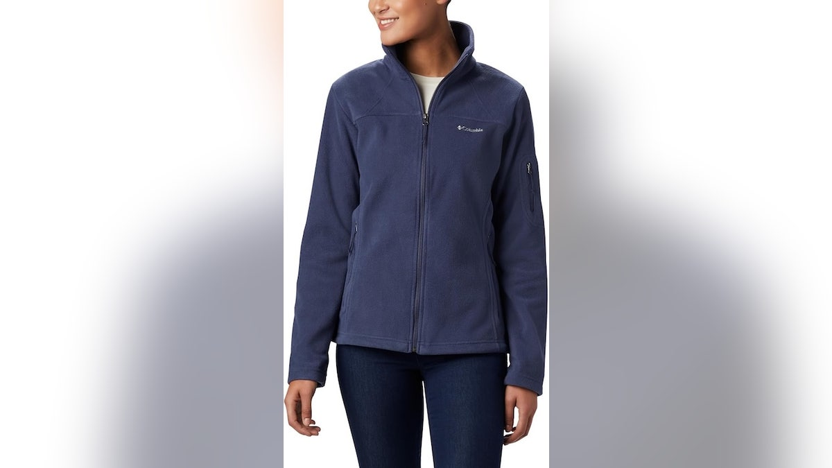 Lightweight yet soft, this is the ideal spring fleece.