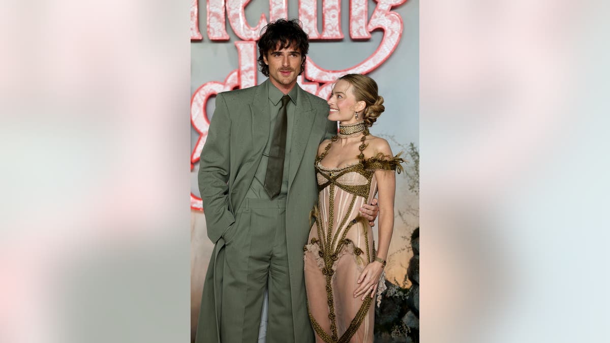 Jacob Elordi and Margot Robbie attend the "Wuthering Heights" UK Premiere