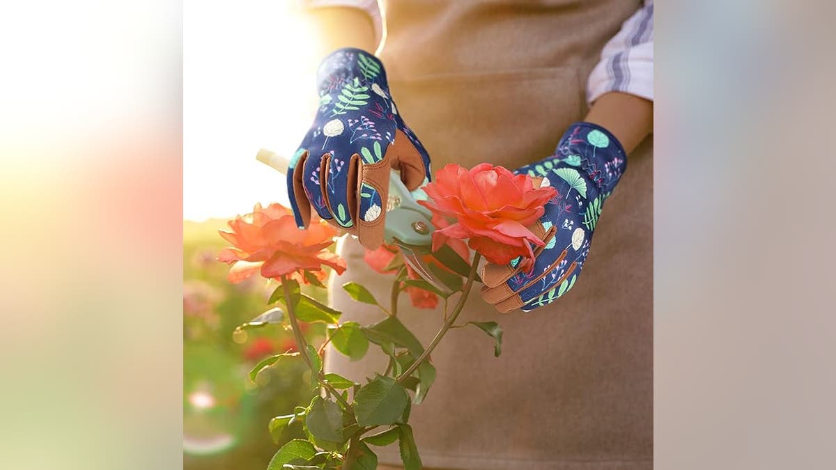 Use these gloves for gardening or everyday household projects.
