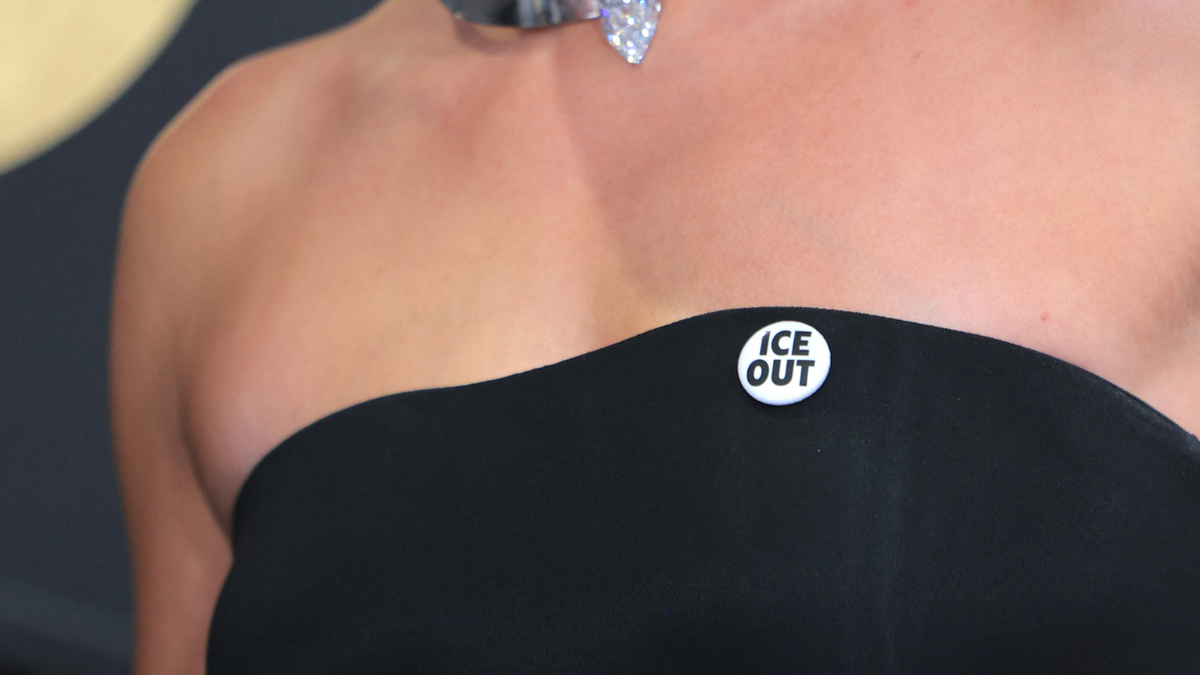 hailey-bieber-ice-out