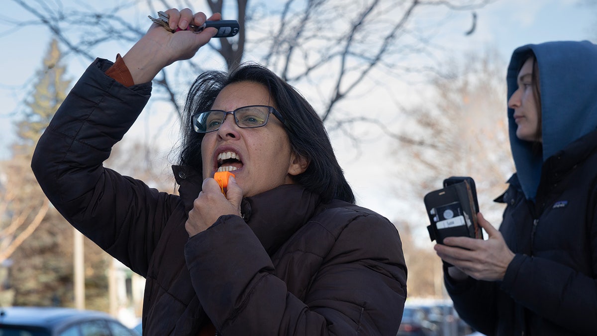 Anti-GELO "respondedores rápidos" use apitos