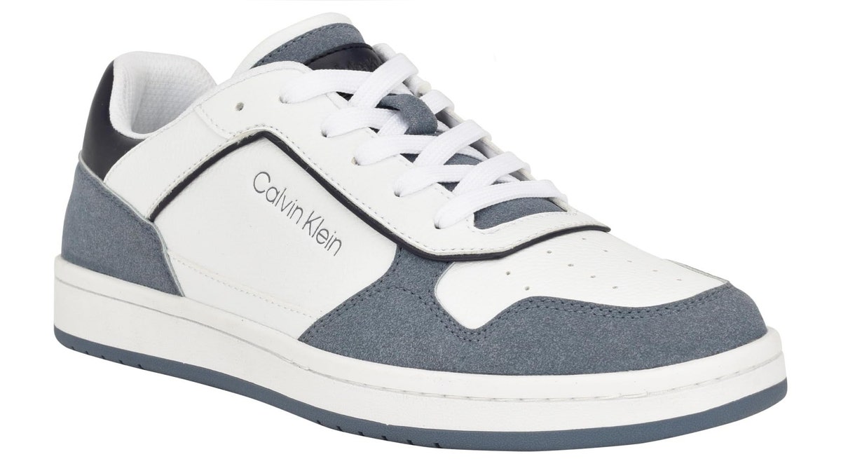 These well-made sneakers are ideal for everyday wear. 