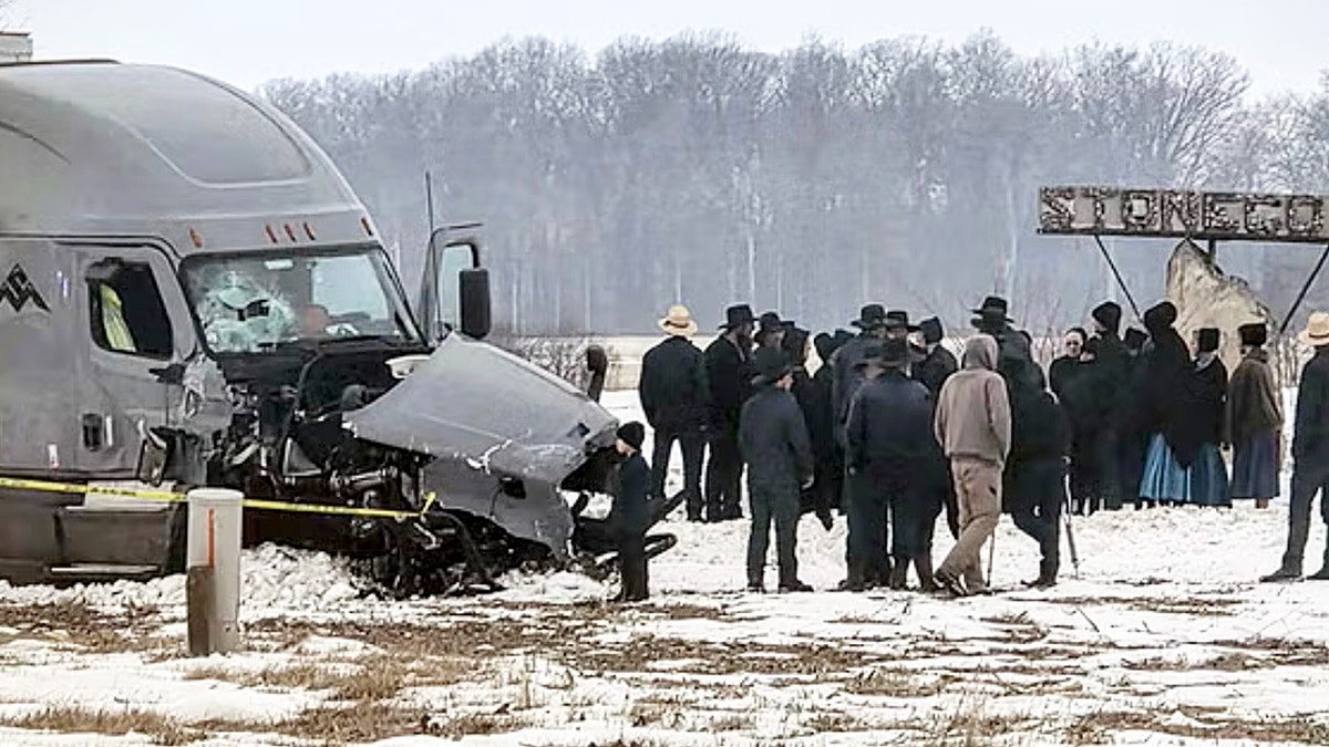 People stitchery  astatine  tract  of fatal Indiana motortruck  crash