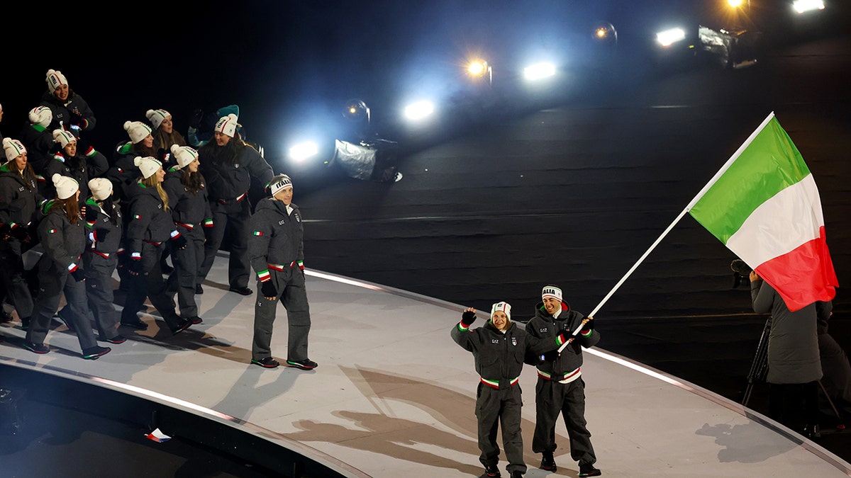 El equipo italiano en la ceremonia inaugural.