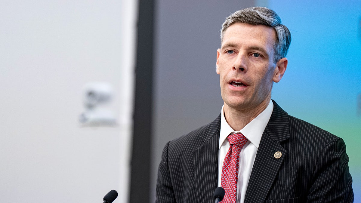 Jonathan Gould speaking 