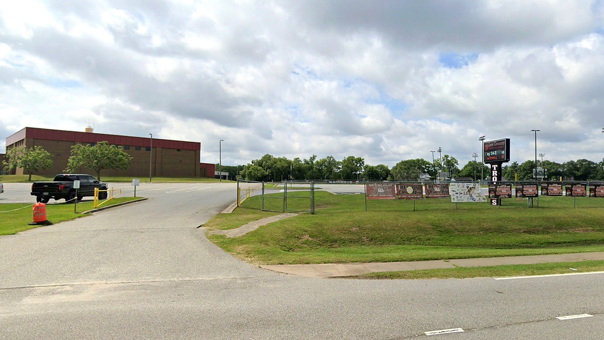 Georgia Teacher Danielle Weaver Arrested On Child Molestation Charges Lee County High School Georgia 
