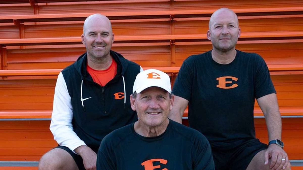 Matt Hasselbeck, Don Hasselbeck, Tim Hasselbeck