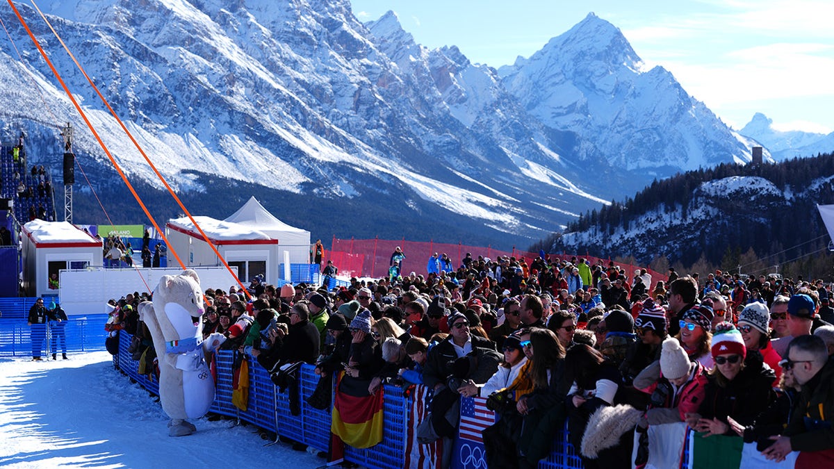 Milan Olympics crowd