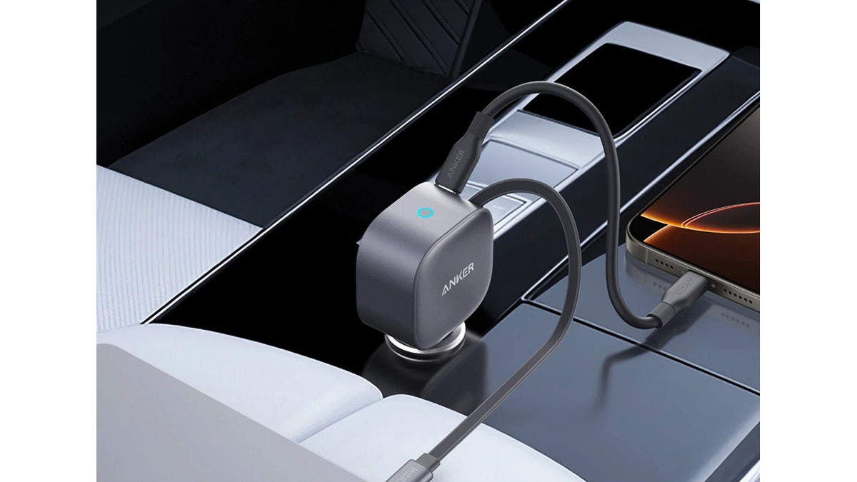 Este carregador cabe nos menores carros.