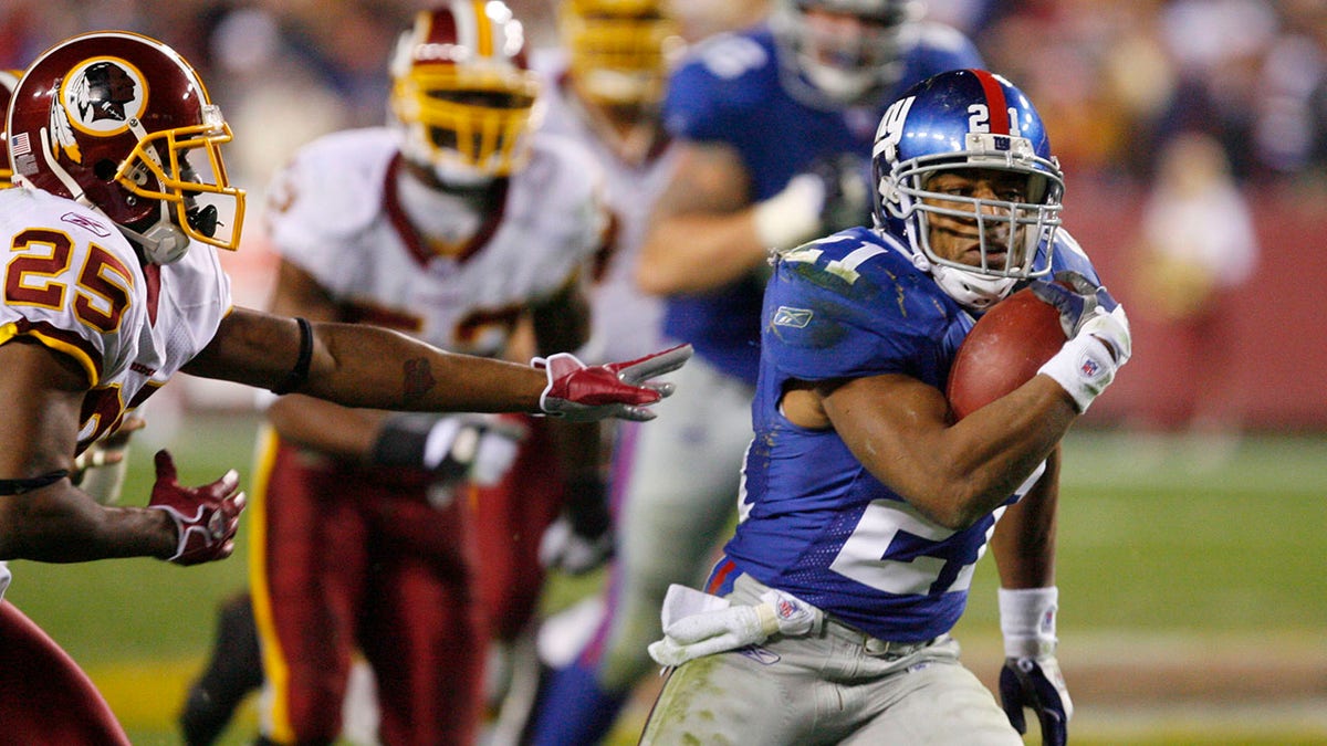 Tiki Barber vs the Redskins